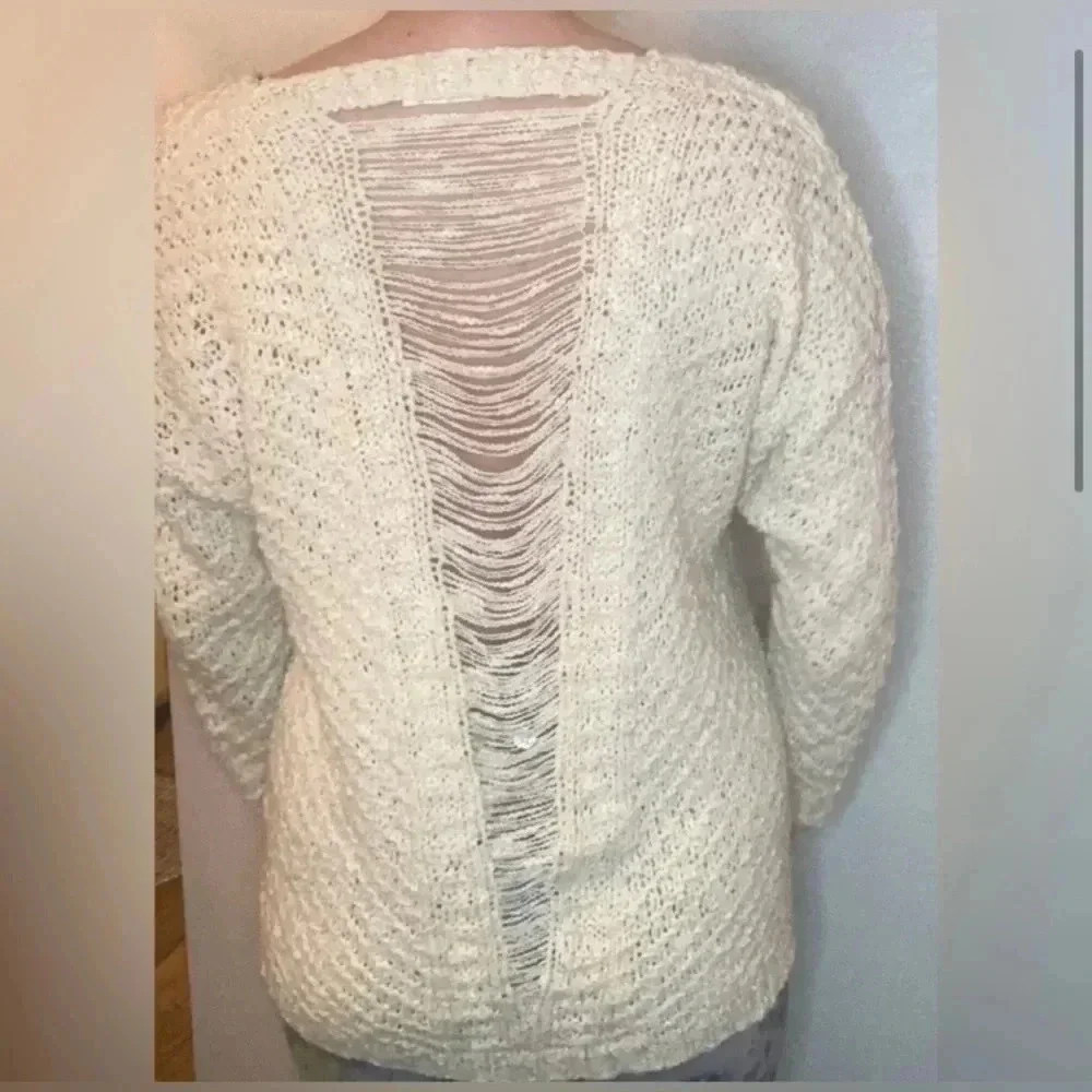 ASTR The Label Slash Back Popcorn Bouclé Sweater Size Medium Oatmeal - Picture 2 of 8